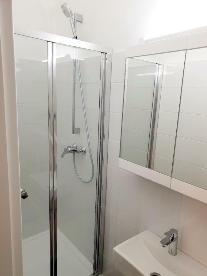 Cozy City Apartment 5 Вена Экстерьер фото